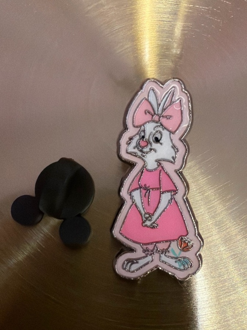Limited Release Sis Bunny pin.  Disney Reigning Rabbits Mystery Collection